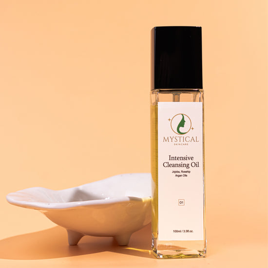 Gentle intense cleansing oil for acne-prone skin, removes impurities and controls excess oil.